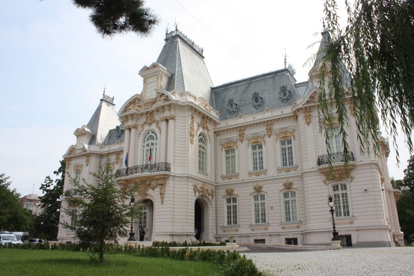 Muzeul de Artă din Craiova se va redeschide publicului vineri