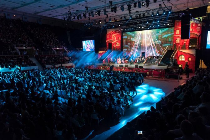 Aproape 4000 de persoane au participat la "Poveste de Crăciun"