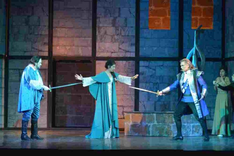 Spectacolul cu opera „Il Trovatore” de G. Verdi, online