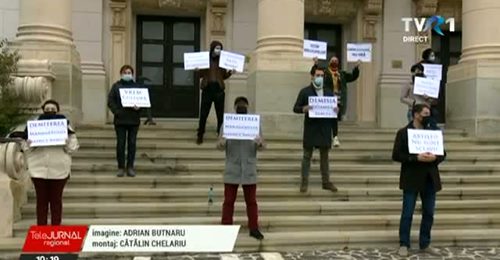 Protest în fața Operei Naţionale Române din Iaşi