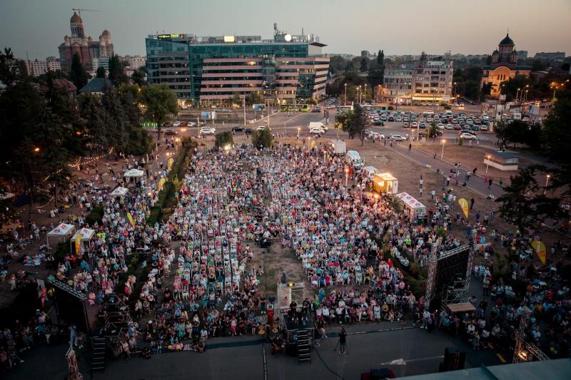 Mii de pasionaţi de muzică clasică au participat la Promenada Operei