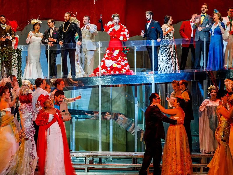„Traviata”, de Giuseppe Verdi, la Opera Iași